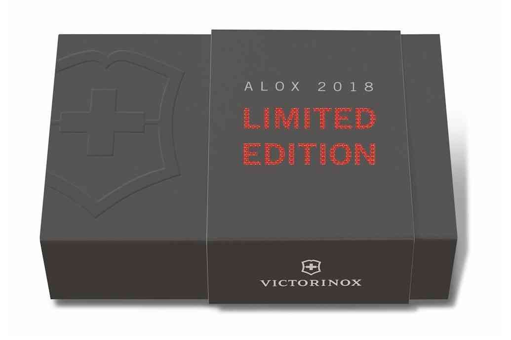 Victorinox Classic SD Alox Berry Red 2018 dans son coffret