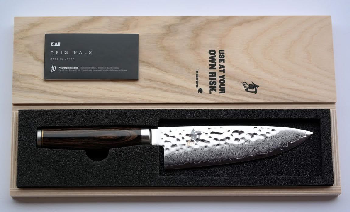 KAI Shun Premier TDM-1723 mit 15-cm-Klinge und Pakkaholzgriff